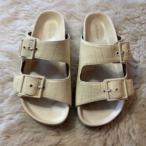 L'Autre Chose Cream Croc Leather Sandals size 36 or 5.5